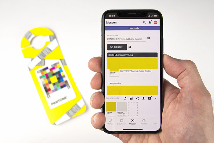 Messergebnis mit Farbvorschlägen in der PANTONE Connect-App