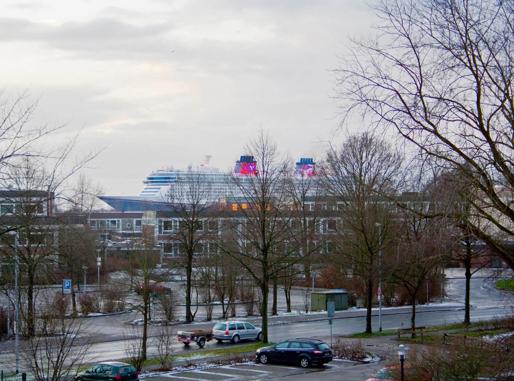 Disney Fantasy auf der Ems in Leer