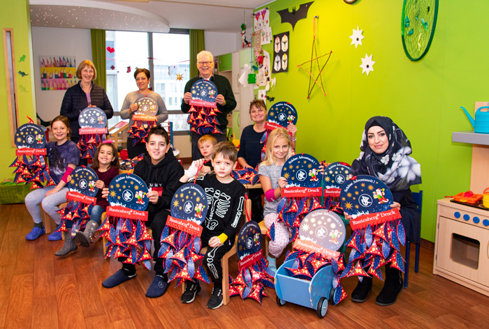 Übergabe der fertigen Adventskalender